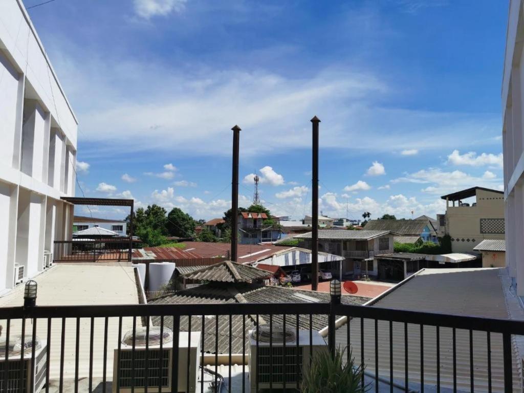 Supak Hotel Kalaszin Kültér fotó
