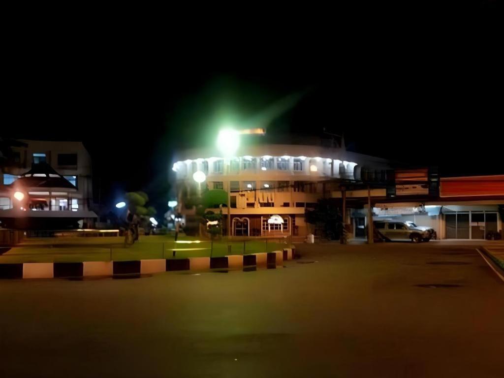 Supak Hotel Kalaszin Kültér fotó